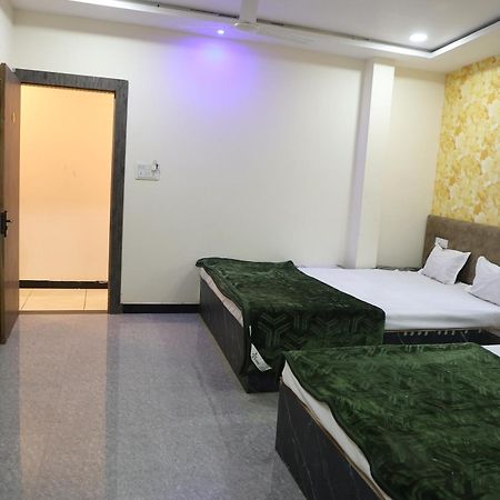 אויאיין Hotel Somnath Inn חדר תמונה