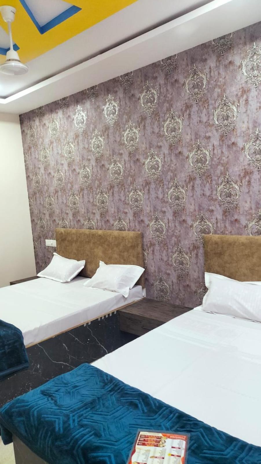 אויאיין Hotel Somnath Inn מראה חיצוני תמונה