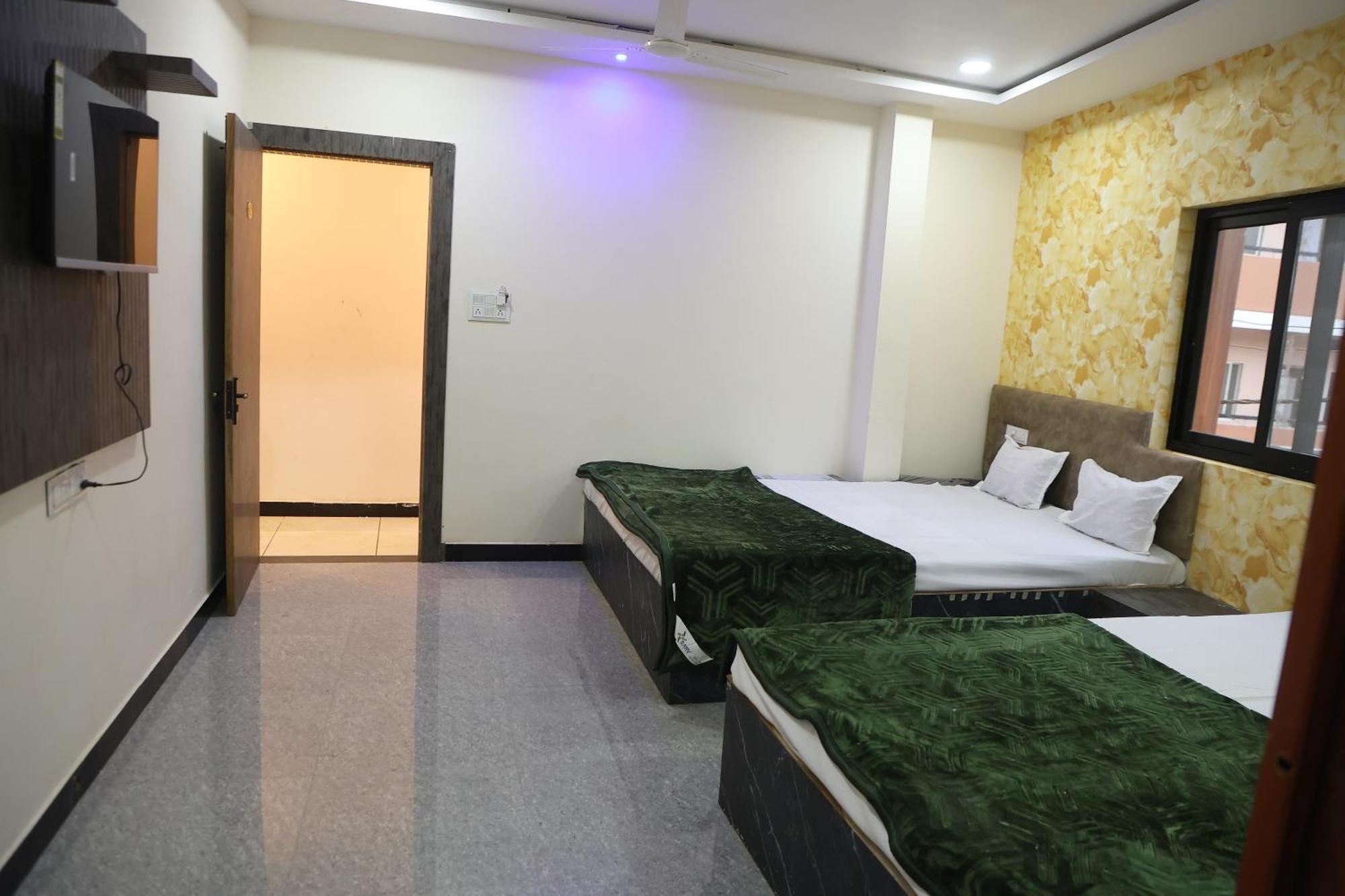 אויאיין Hotel Somnath Inn חדר תמונה