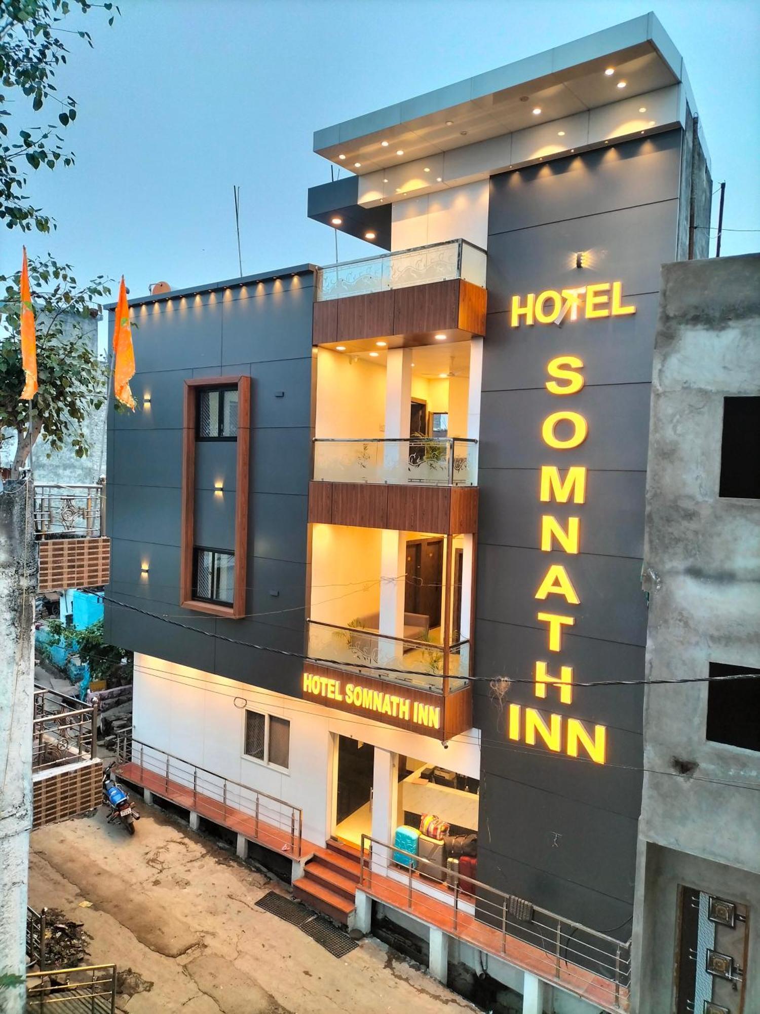 אויאיין Hotel Somnath Inn מראה חיצוני תמונה